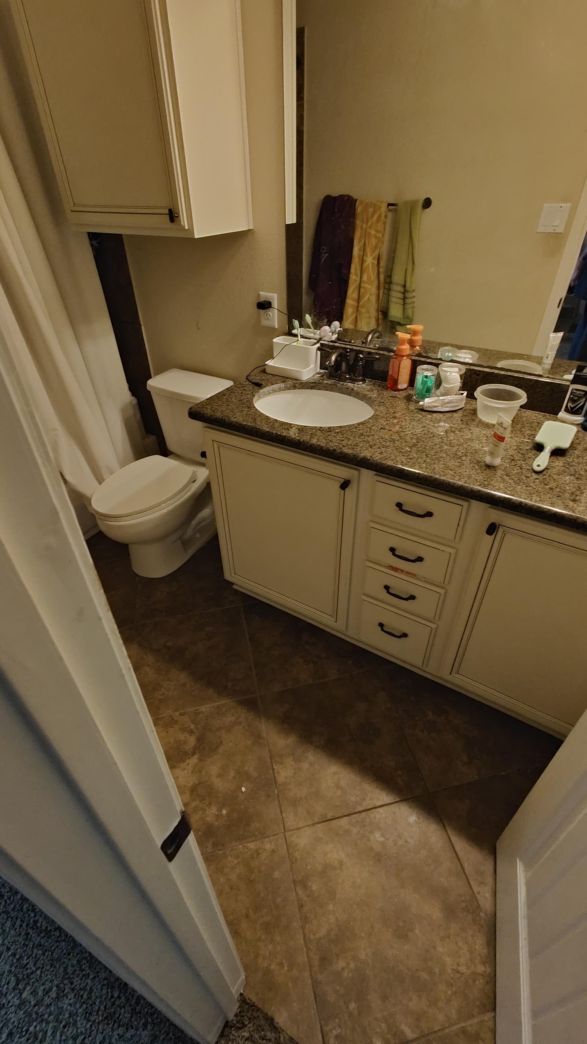 Gallery photos for Swift Bathroom Recovery After Toilet Overflow: Image #1