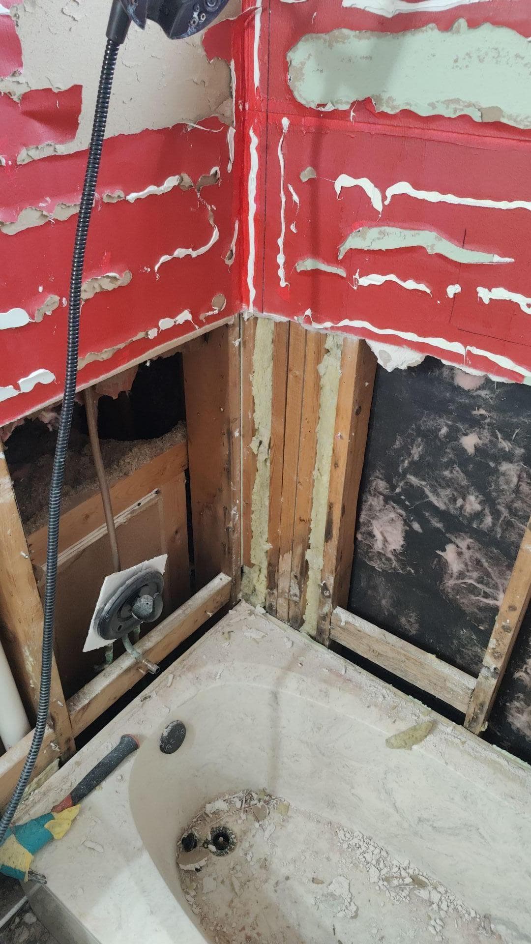 Gallery photos for Reviving a Water-Damaged Bathroom: Image #7