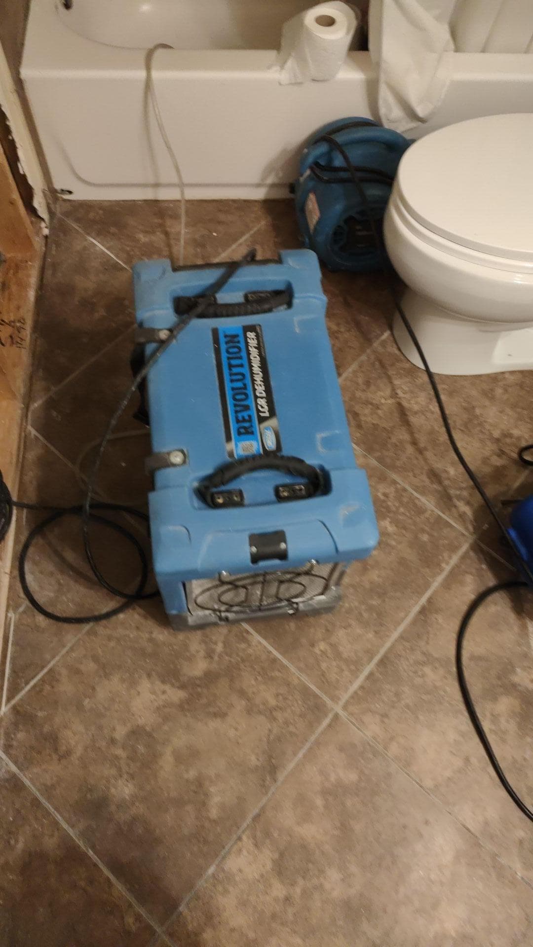 Gallery photos for Swift Bathroom Recovery After Toilet Overflow: Image #2