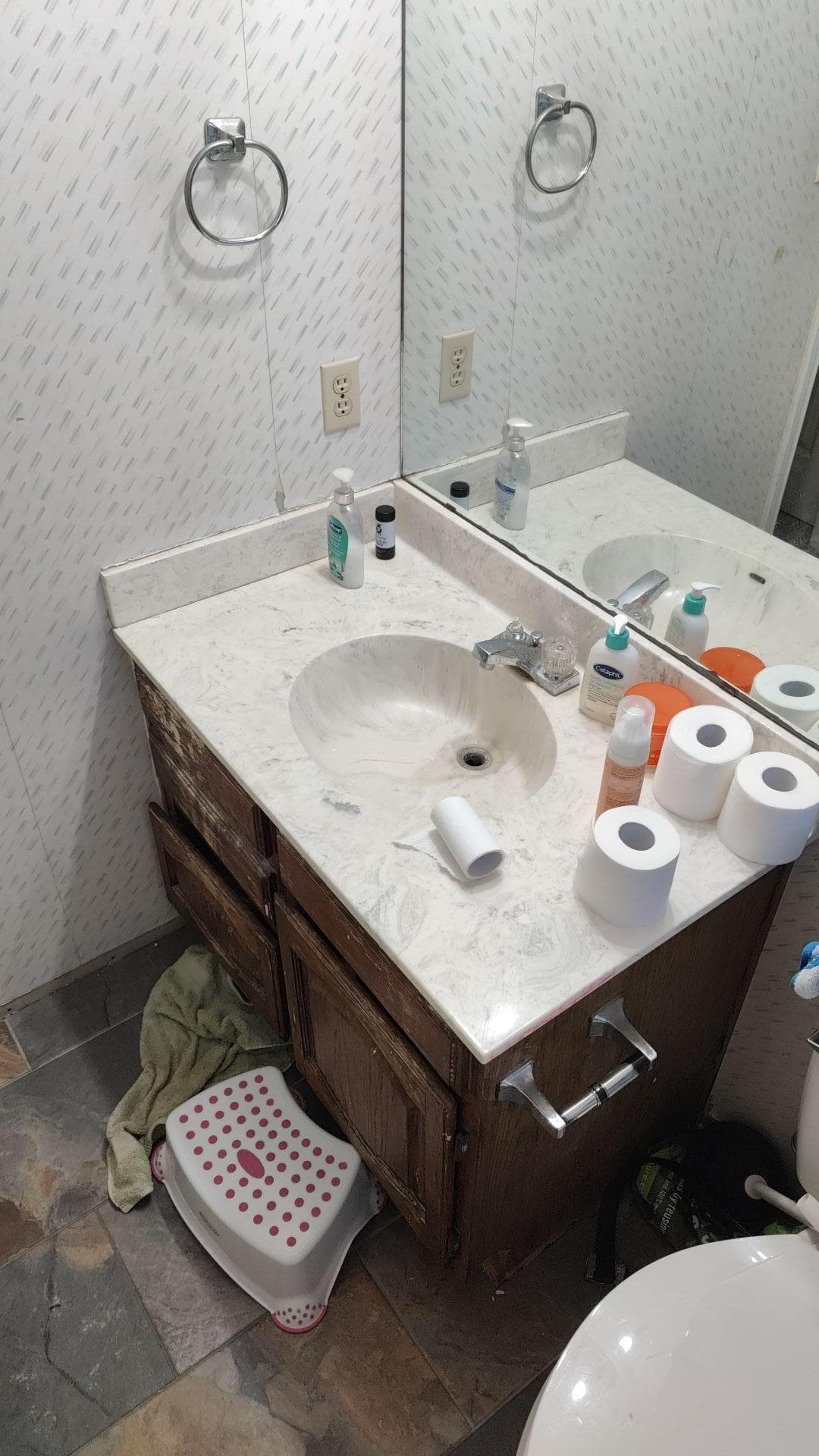 Gallery photos for Reviving a Water-Damaged Bathroom: Image #3